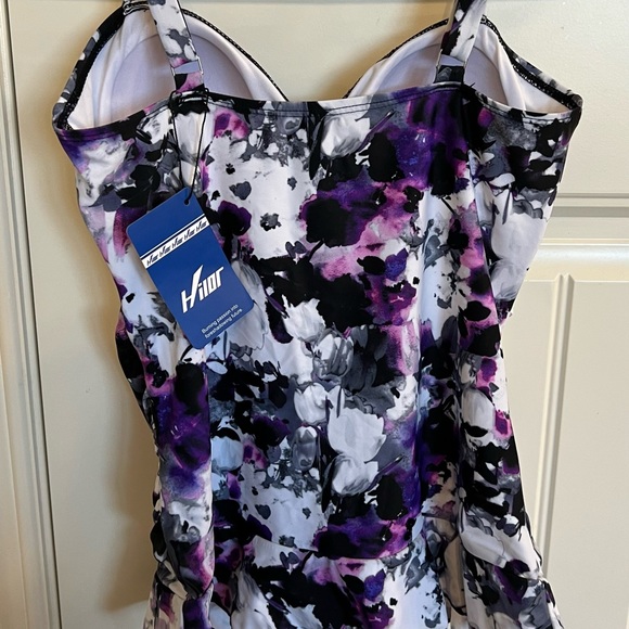 Hilor Women's 50's Retro Ruched Tankini Swimsuit Top with Ruffle Hem. Size 8 - Picture 6 of 7